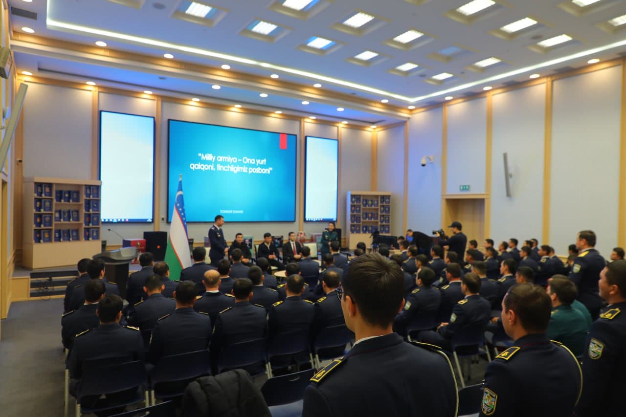 Qahramonlar oramizda