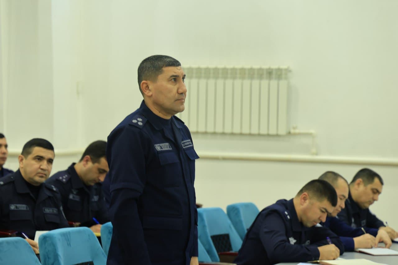 Fargʻona viloyati FVBda yangi yil bayrami tadbirlarini xavfsiz oʻtkazish yuzasidan yoʻriqnoma yigʻilish oʻtkazildi.