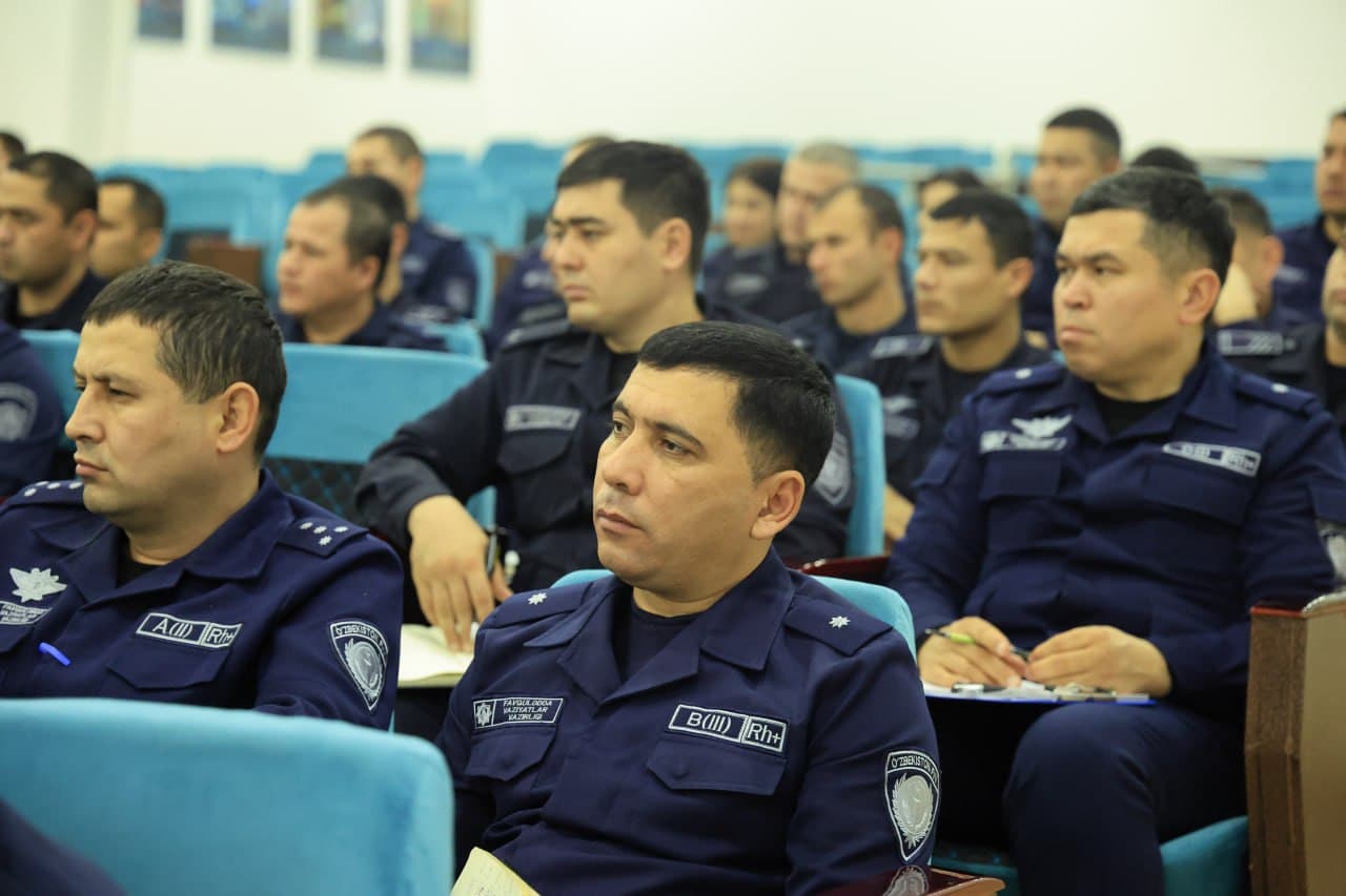 Fargʻona viloyati FVBda yangi yil bayrami tadbirlarini xavfsiz oʻtkazish yuzasidan yoʻriqnoma yigʻilish oʻtkazildi.