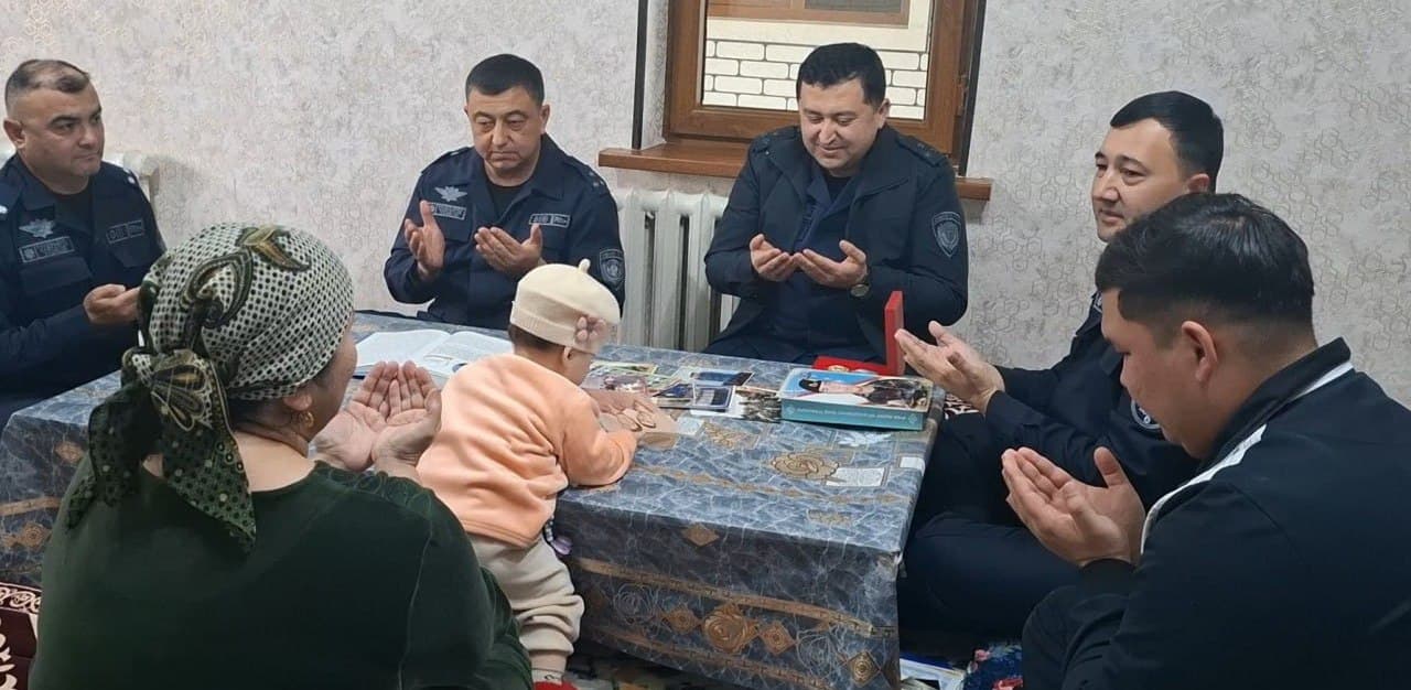 Hududlarda xizmat burchini bajarish chog‘ida halok bo‘lgan harbiy xizmatchilarning oila a’zolari hamda faxriylar holidan xabar olindi