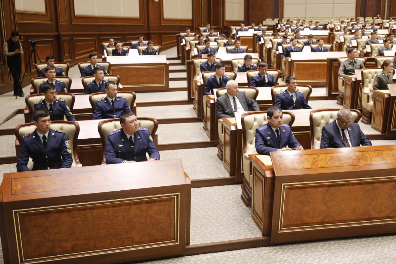 Oliy Majlis Senatida 14-yanvar – Vatan himoyachilari kuniga bagʻishlangan seminar oʻtkazildi. Unda FVV vakillari va Akademiya kursantlari ham ishtirok etdi.