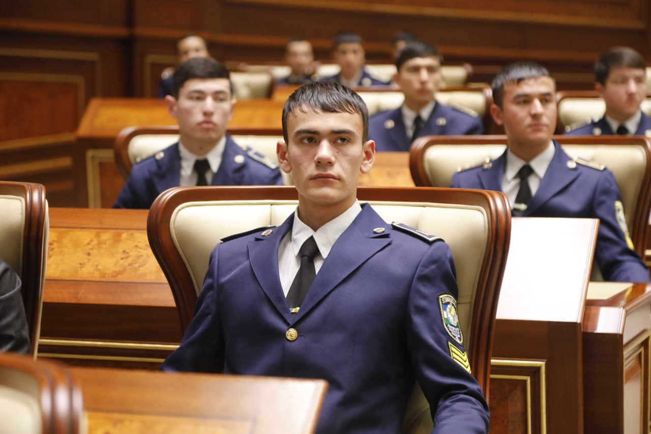 Oliy Majlis Senatida 14-yanvar – Vatan himoyachilari kuniga bagʻishlangan seminar oʻtkazildi. Unda FVV vakillari va Akademiya kursantlari ham ishtirok etdi.