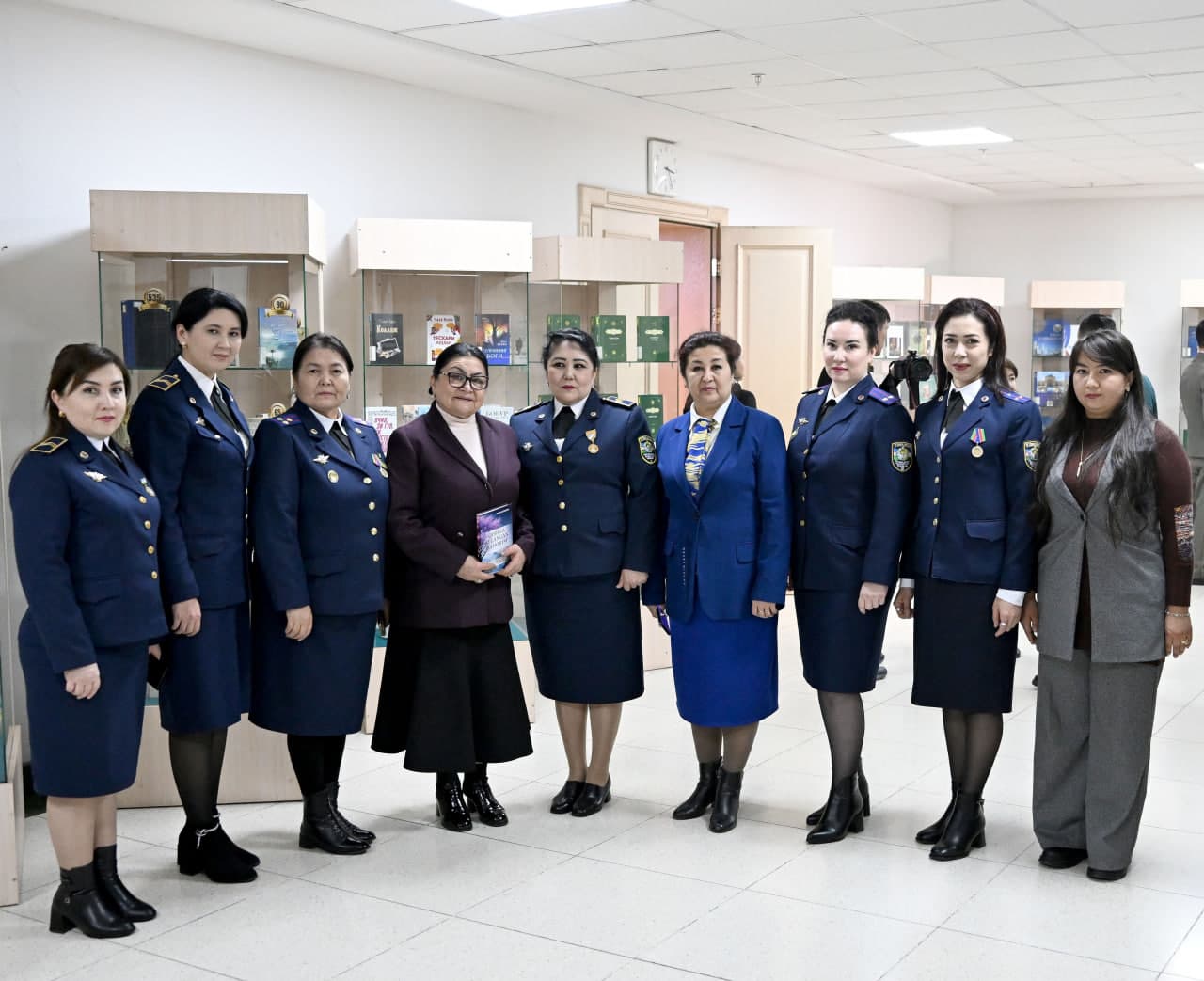 Harbiy ayollar ishtirokida "Kitobxon harbiy oilalar" mavzusida ma’naviy-ma’rifiy tadbir tashkil etildi