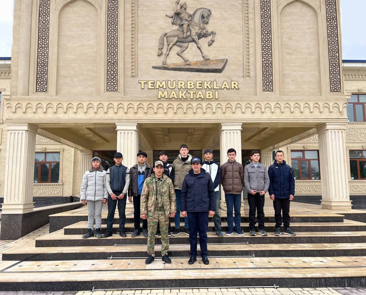 Shahrisabz "Temurbeklar maktabi" harbiy akademik litseyida "Ochiq eshiklar kuni" ma'naviy-ma'rifiy tadbiri tashkil etildi