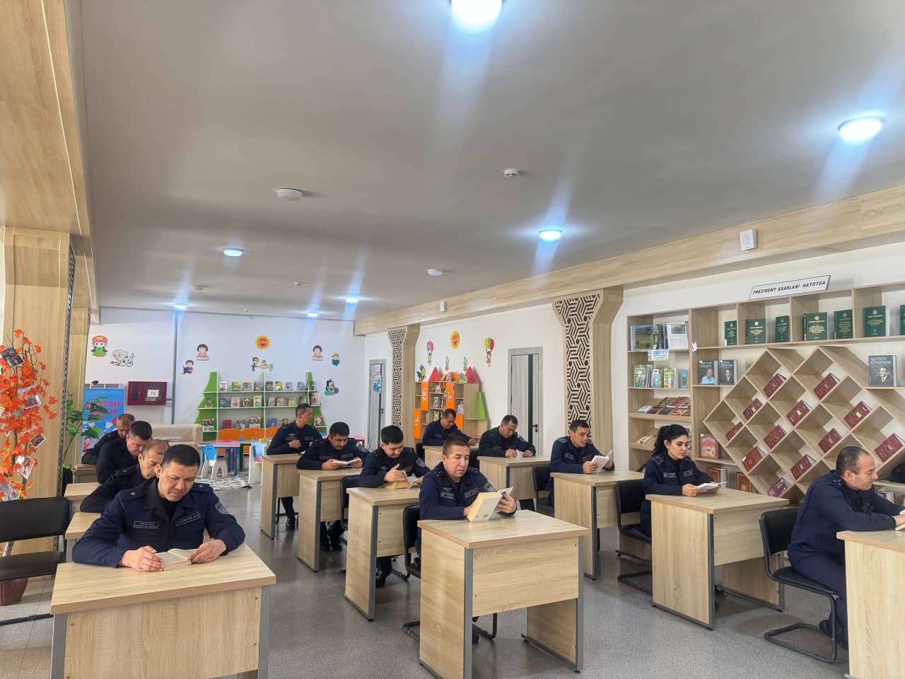 Favqulodda vaziyatlar vazirligining hududiy va tarkibiy tuzilmalarida "Kitob yarmarkasi', "Mutolaa soati", "Kitob taqdimoti" kabi ma'naviy-ma'rifiy tadbirlari o‘tkazilmoqda