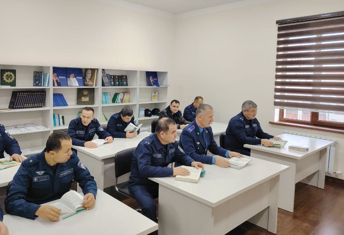 Favqulodda vaziyatlar vazirligining hududiy va tarkibiy tuzilmalarida "Kitob yarmarkasi', "Mutolaa soati", "Kitob taqdimoti" kabi ma'naviy-ma'rifiy tadbirlari o‘tkazilmoqda