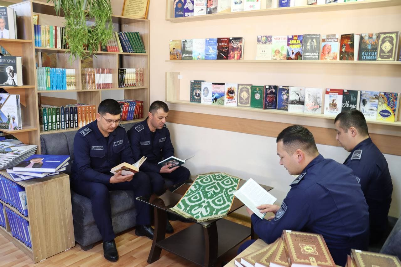 Favqulodda vaziyatlar vazirligining hududiy va tarkibiy tuzilmalarida "Kitob yarmarkasi', "Mutolaa soati", "Kitob taqdimoti" kabi ma'naviy-ma'rifiy tadbirlari o‘tkazilmoqda