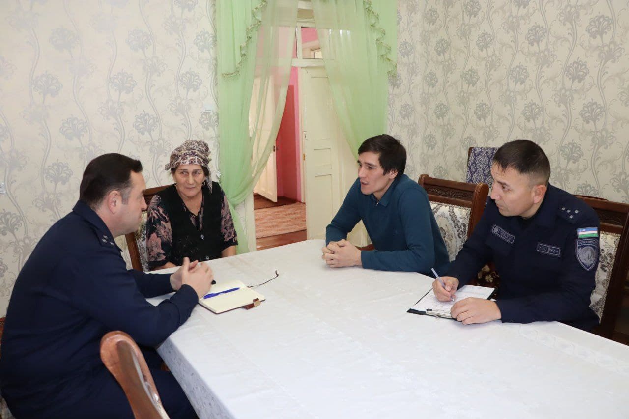 Qoraqalpog‘iston Respublikasi FVB boshlig‘i tizimga biriktirilgan yoshlar bilan profilaktik suhbatlar olib bormoqda