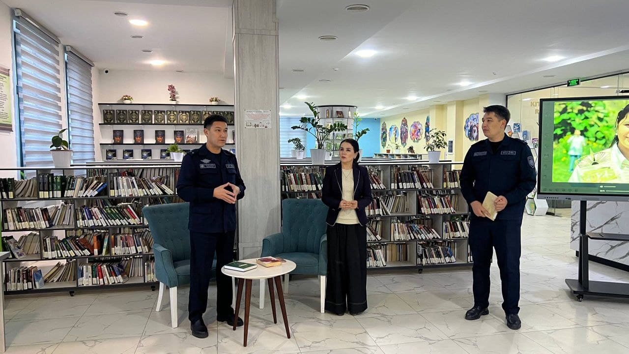 Favqulodda vaziyatlar vazirligining hududiy va tarkibiy tuzilmalarida "Kitob yarmarkasi', "Mutolaa soati", "Kitob taqdimoti" kabi ma'naviy-ma'rifiy tadbirlari o‘tkazilmoqda