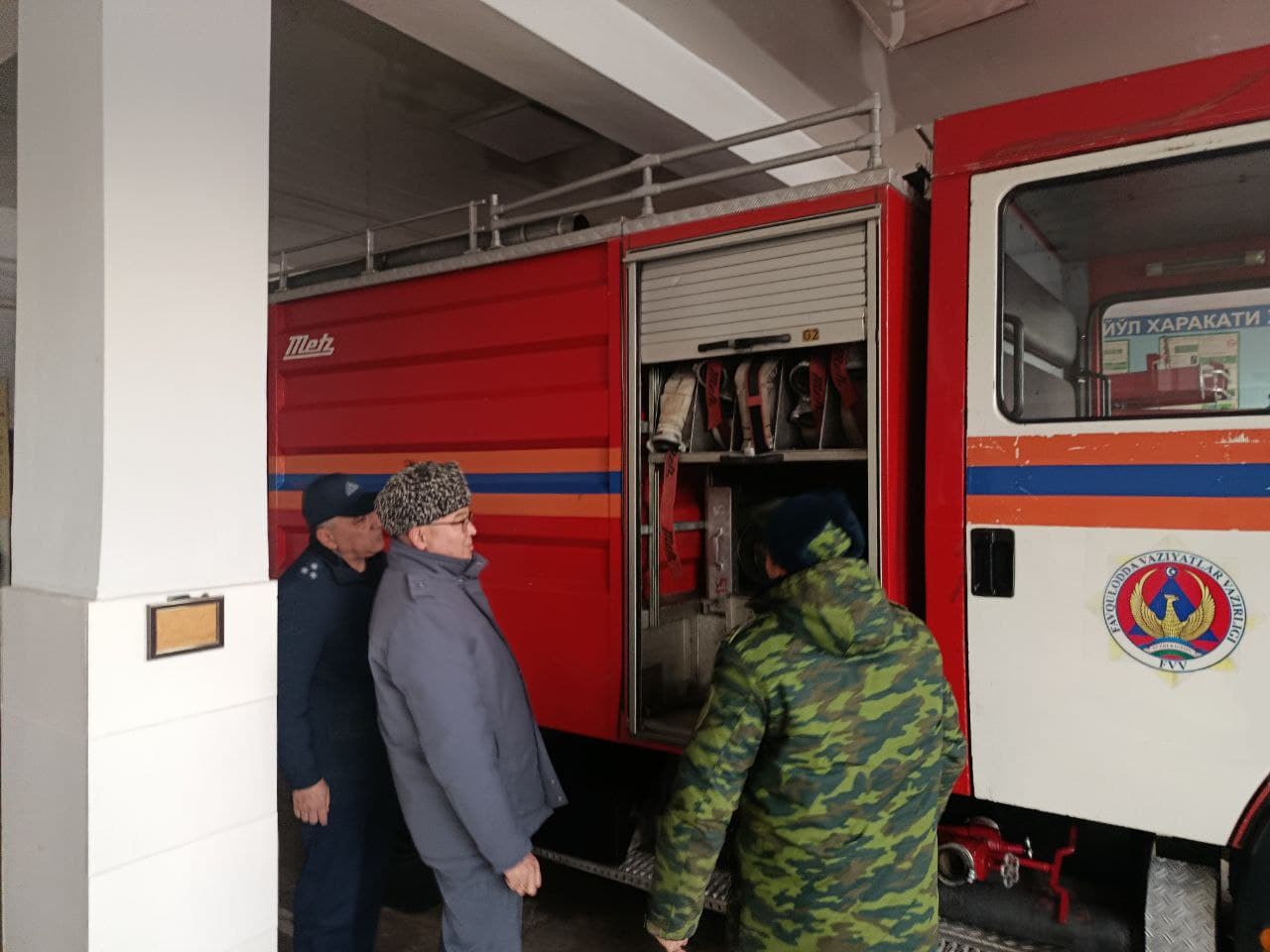 Favqulodda vaziyatlar vaziri general-mayor A.I.Ikromov Toshkent shahar, Shayxontohur tumani favqulodda vaziyatlar boʻlimida oʻrganish ishlarini olib bordi.