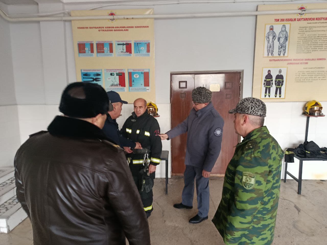 Favqulodda vaziyatlar vaziri general-mayor A.I.Ikromov Toshkent shahar, Shayxontohur tumani favqulodda vaziyatlar boʻlimida oʻrganish ishlarini olib bordi.