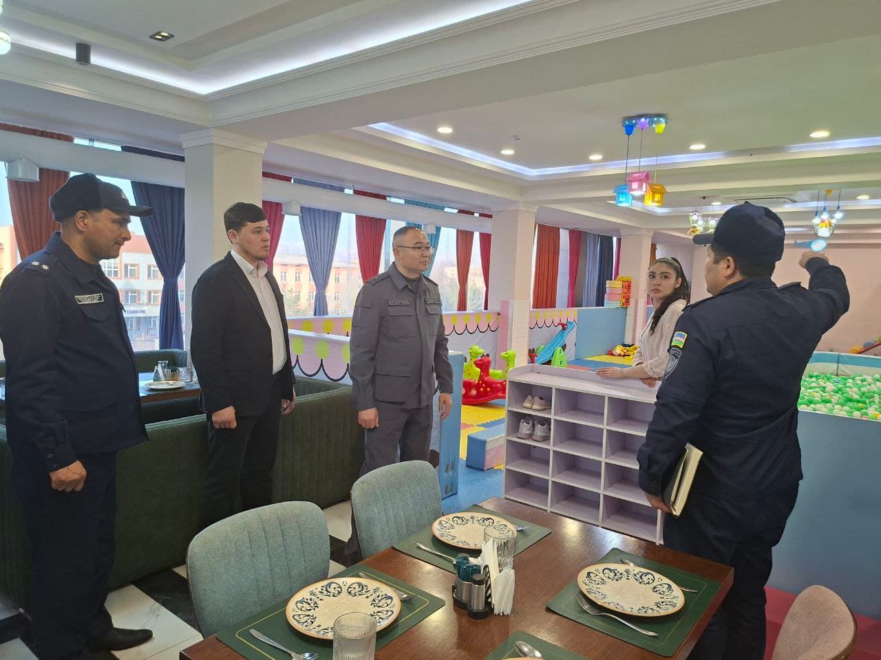 Министр по чрезвычайным ситуациям герерал-майор А.Икрамов посетил несколько пожарно-спасательных частей в Ташкентской области