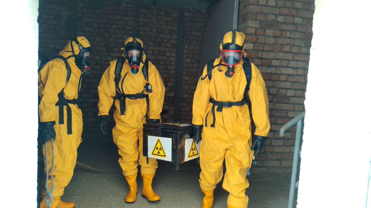 Sirdaryo viloyati FVB qutqaruvchilari bilan kasbiy tayyorgarligi va jangovar shayligini oshirish maqsadida amaliy mashgʻulotlar oʻtkazildi