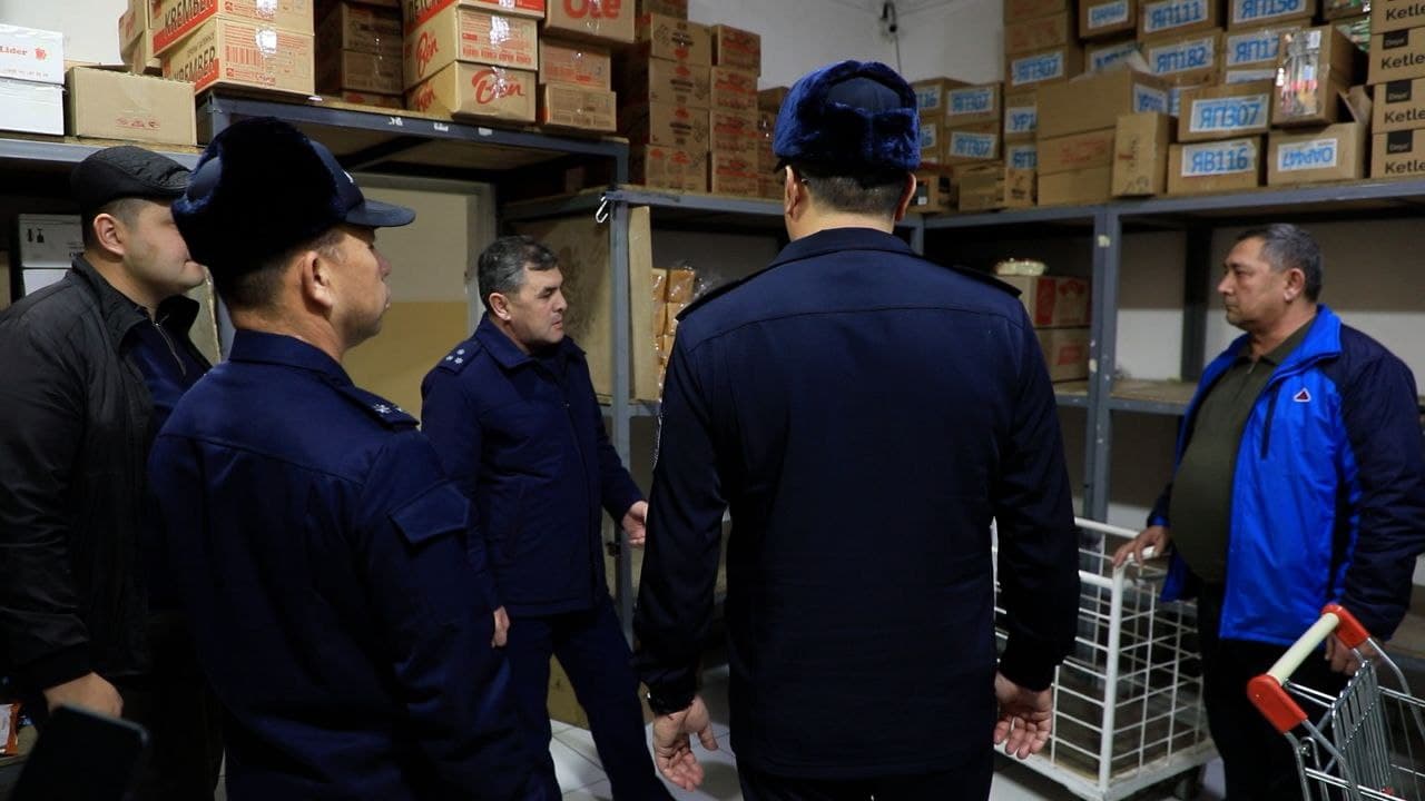 Фавқулодда вазиятлар вазири ўринбосари Жиззах шаҳридаги савдо кўнгилочар марказларнинг ёнғин хавфсизлиги ҳолатини ўрганди