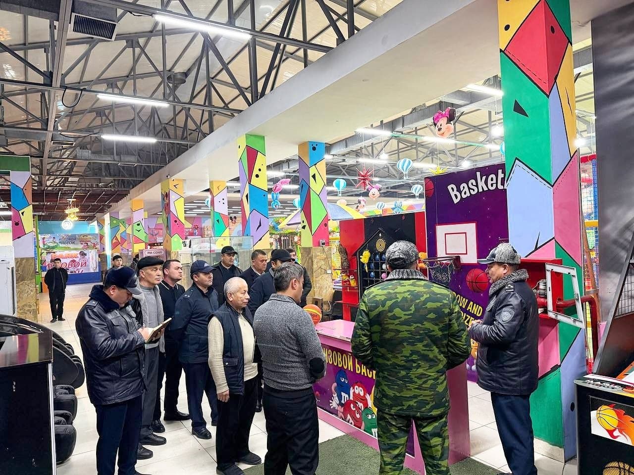 Favqulodda vaziyatlar vazirligi ishchi guruhi rahbarligida Andijondagi yirik savdo majmualari va bozorlarda nazorat-profilaktik tadbirlar o‘tkazildi