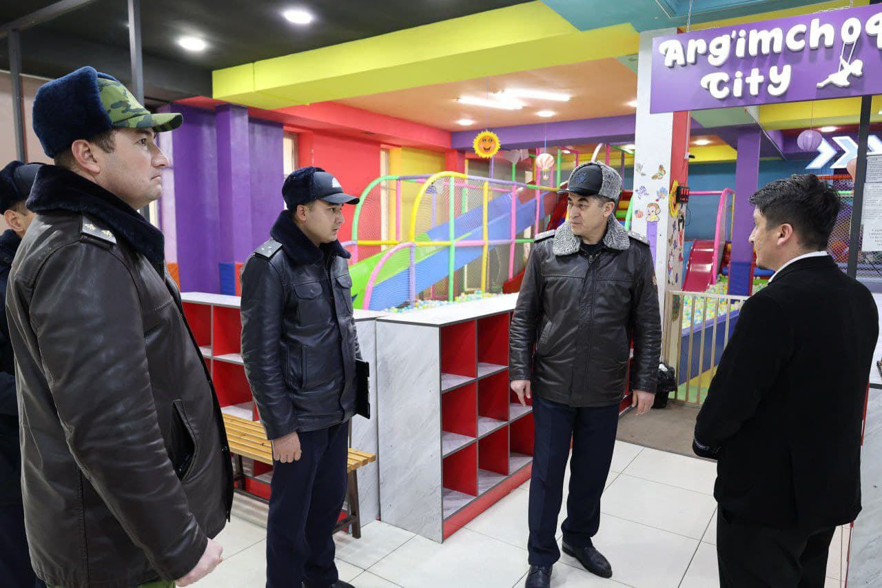 Навоий вилояти ФВБ бошлиғи раҳбарлигида Навоий шаҳридаги йирик савдо мажмуалари ва болалар ўйингоҳларида назорат-профилактик тадбирлар ўтказилди