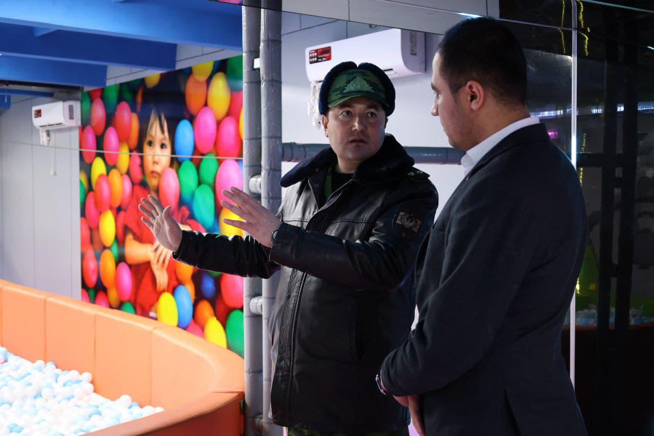 Навоий вилояти ФВБ бошлиғи раҳбарлигида Навоий шаҳридаги йирик савдо мажмуалари ва болалар ўйингоҳларида назорат-профилактик тадбирлар ўтказилди