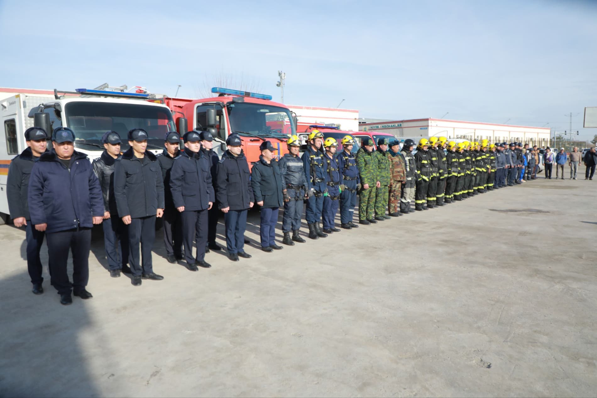 Сурхондарё вилояти ФВБ бошчилигида ҳамкорликдаги хизматлар билан Термиз шаҳрида жойлашган савдо комплексида махсус-тактик ўқув машғулоти ўтказилди