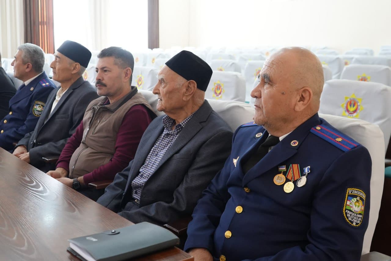 Министр по чрезвычайным ситуациям генерал-майор А.Икрамов провёл встречу с ветеранами профессии