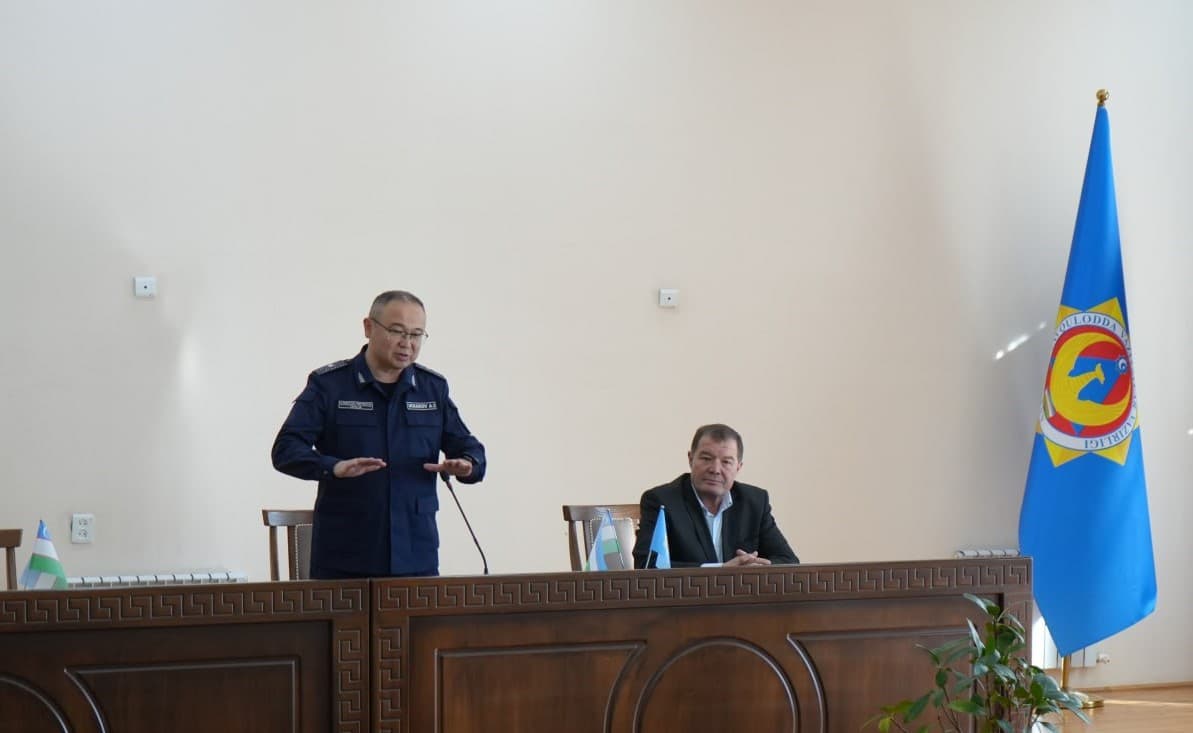 Министр по чрезвычайным ситуациям генерал-майор А.Икрамов провёл встречу с ветеранами профессии