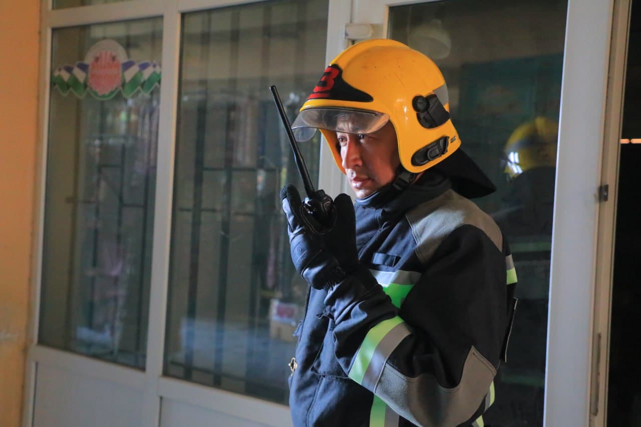 Samarqand viloyati FVB tomonidan Samarqand shahrida joylashgan ''Shodiyona'' savdo majmuasida maxsus-taktik o‘quv mashqi o‘tkazildi