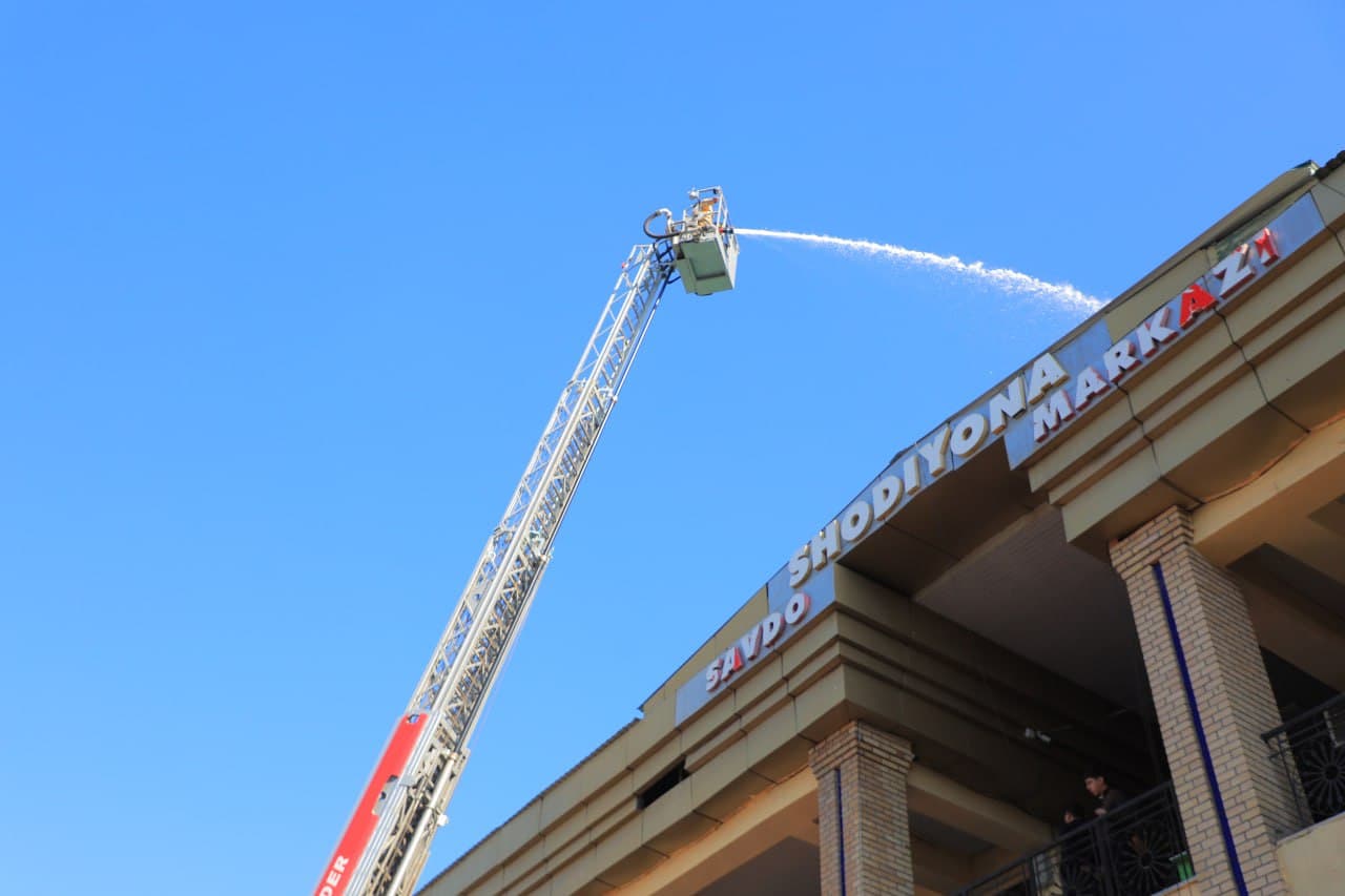 Samarqand viloyati FVB tomonidan Samarqand shahrida joylashgan ''Shodiyona'' savdo majmuasida maxsus-taktik o‘quv mashqi o‘tkazildi
