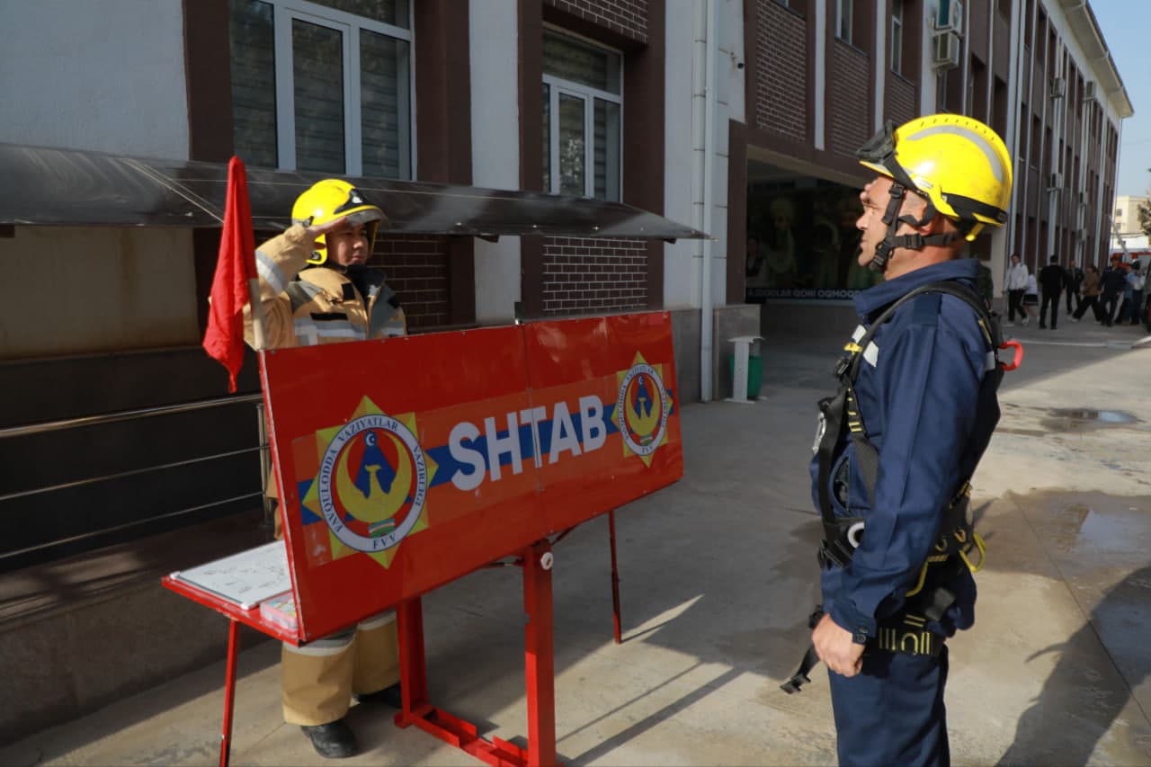 Сурхондарё вилояти ФВБ томонидан дахлдор ташкилотлар билан ҳамкорликда Термиз шаҳрида жойлашган 16 мактабда махсус-тактик ўқув машқи ўтказилди