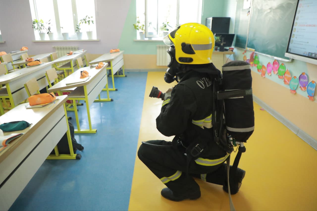 Сурхондарё вилояти ФВБ томонидан дахлдор ташкилотлар билан ҳамкорликда Термиз шаҳрида жойлашган 16 мактабда махсус-тактик ўқув машқи ўтказилди