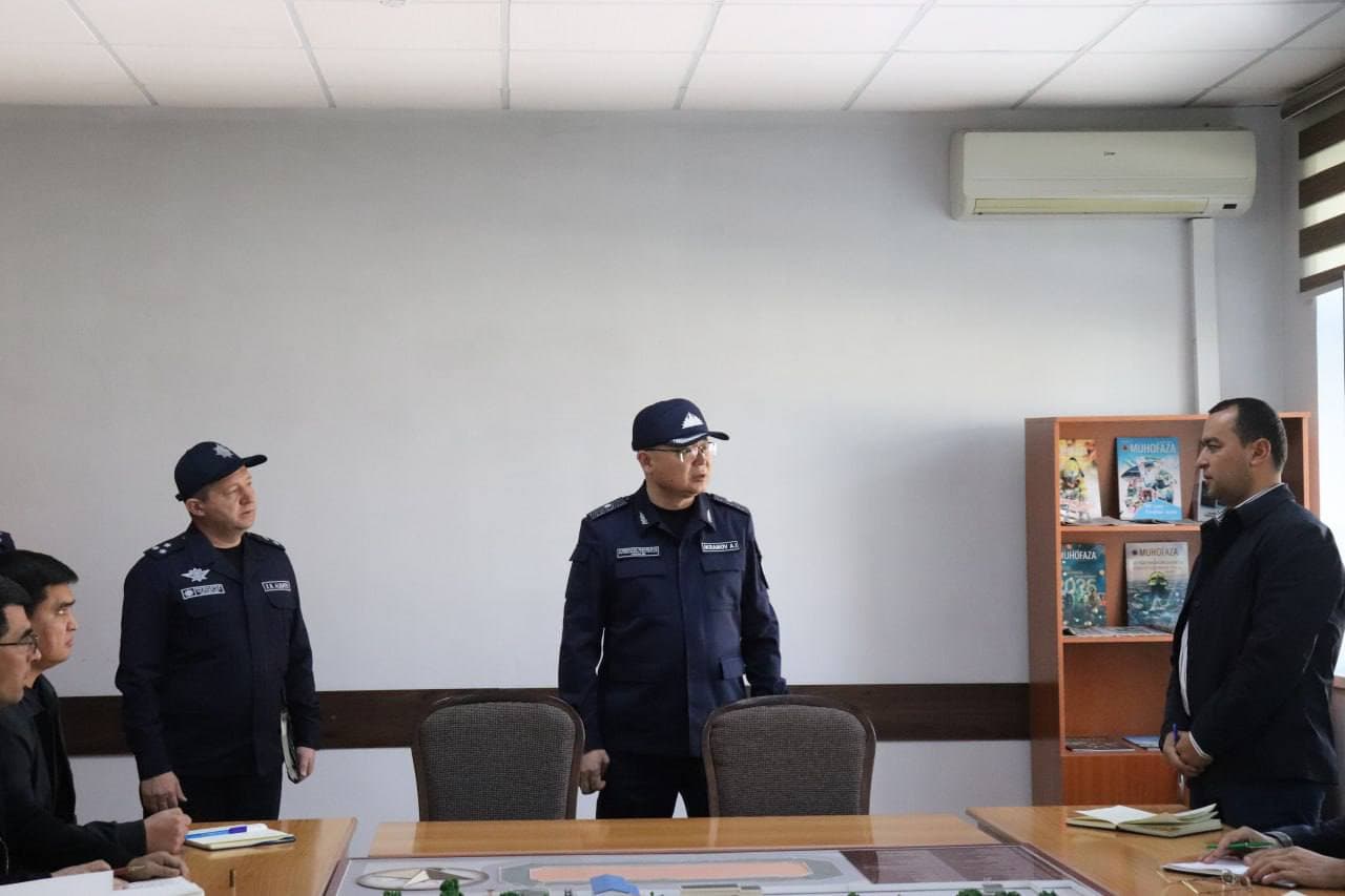 Фавқулодда вазиятлар вазири генерал-майор А.И. Икрамов Фуқаро муҳофазаси институти профессор-ўқитувчилари билан суҳбатлашди