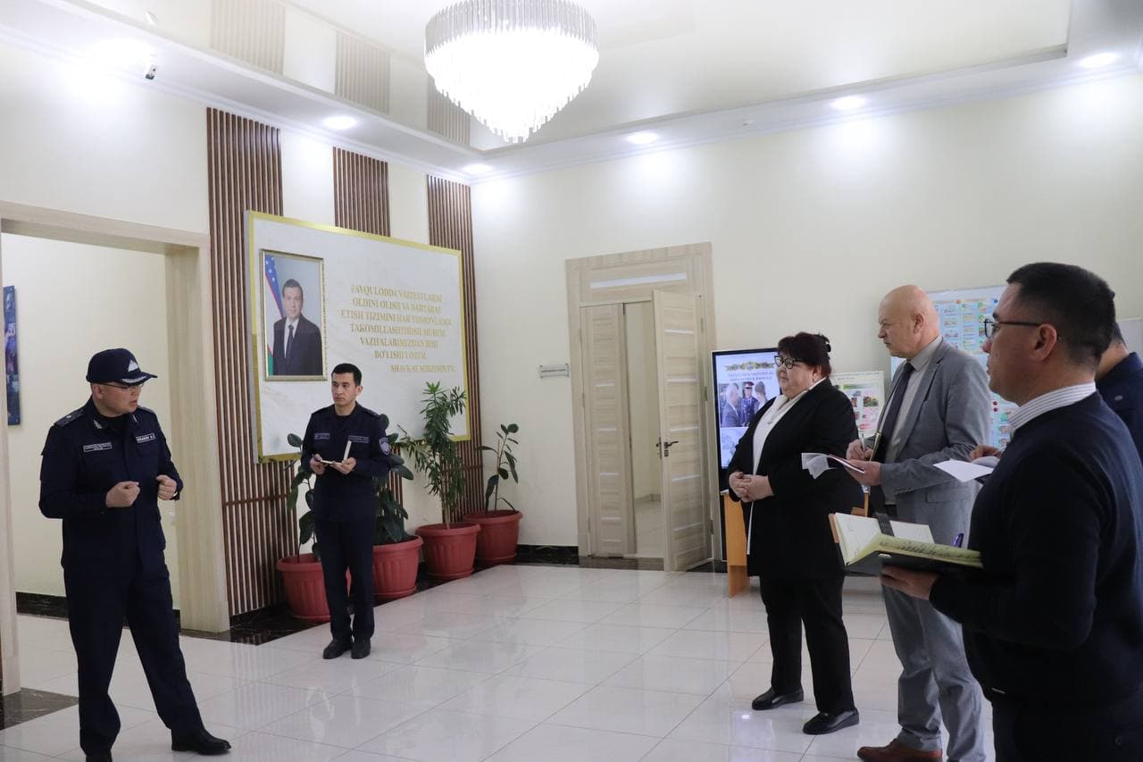 Фавқулодда вазиятлар вазири генерал-майор А.И. Икрамов Фуқаро муҳофазаси институти профессор-ўқитувчилари билан суҳбатлашди