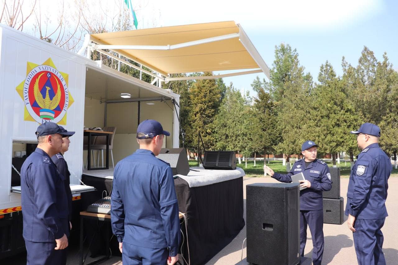 Фавқулодда вазиятлар вазири генерал-майор А.И. Икрамов Фуқаро муҳофазаси институти профессор-ўқитувчилари билан суҳбатлашди