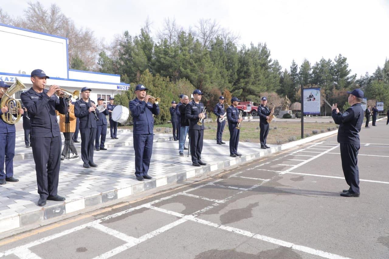ФВВ Академиясида “Ёшлар куни” доирасида “Академияда бир куним” шиори остида “Очиқ эшиклар куни” ҳамда “Раҳбар ва ёшлар” учрашуви тадбирлари бўлиб ўтди.