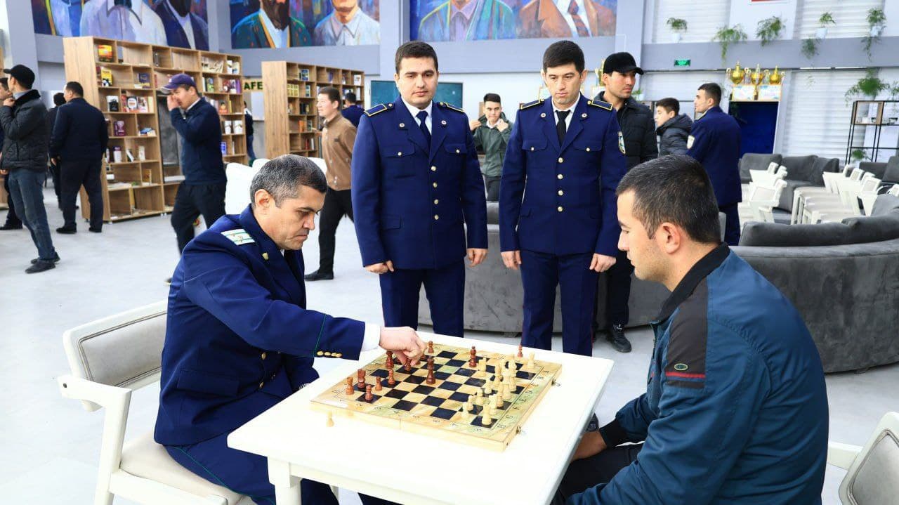 Навоий вилояти Навбаҳор тумани Ёшлар марказида “Раҳбар ва ёшлар” учрашуви ўтказилди