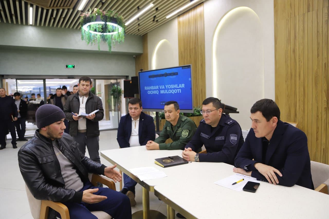 Jizzax viloyati FVB boshlig‘i podpolkovnik F. Dadabayev Arnasoy tumanida yoshlar bilan ochiq muloqot o‘tkazdi