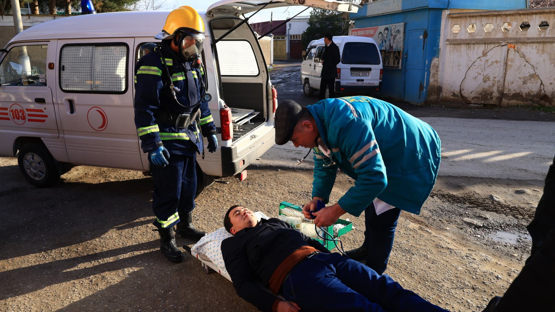 Navoiy viloyati FVB tomonidan Navoiy shahrida joylashgan koʻp qavatli uyda maxsus-taktik oʻquv mashqi oʻtkazildi