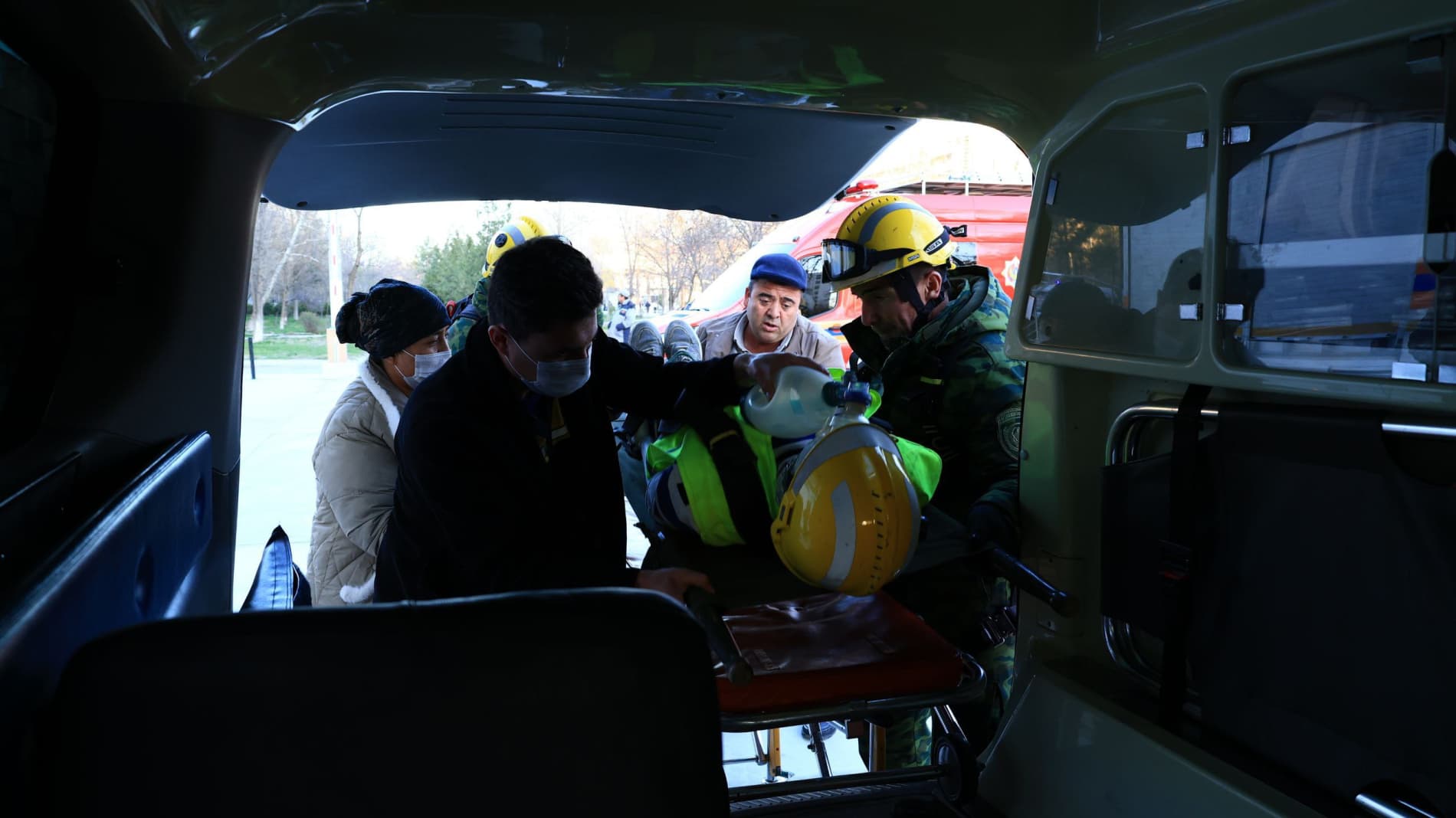 Навоий шаҳрида жойлашган баланд қаватли уйларда махсус-тактик ўқув машқи ўтказилди