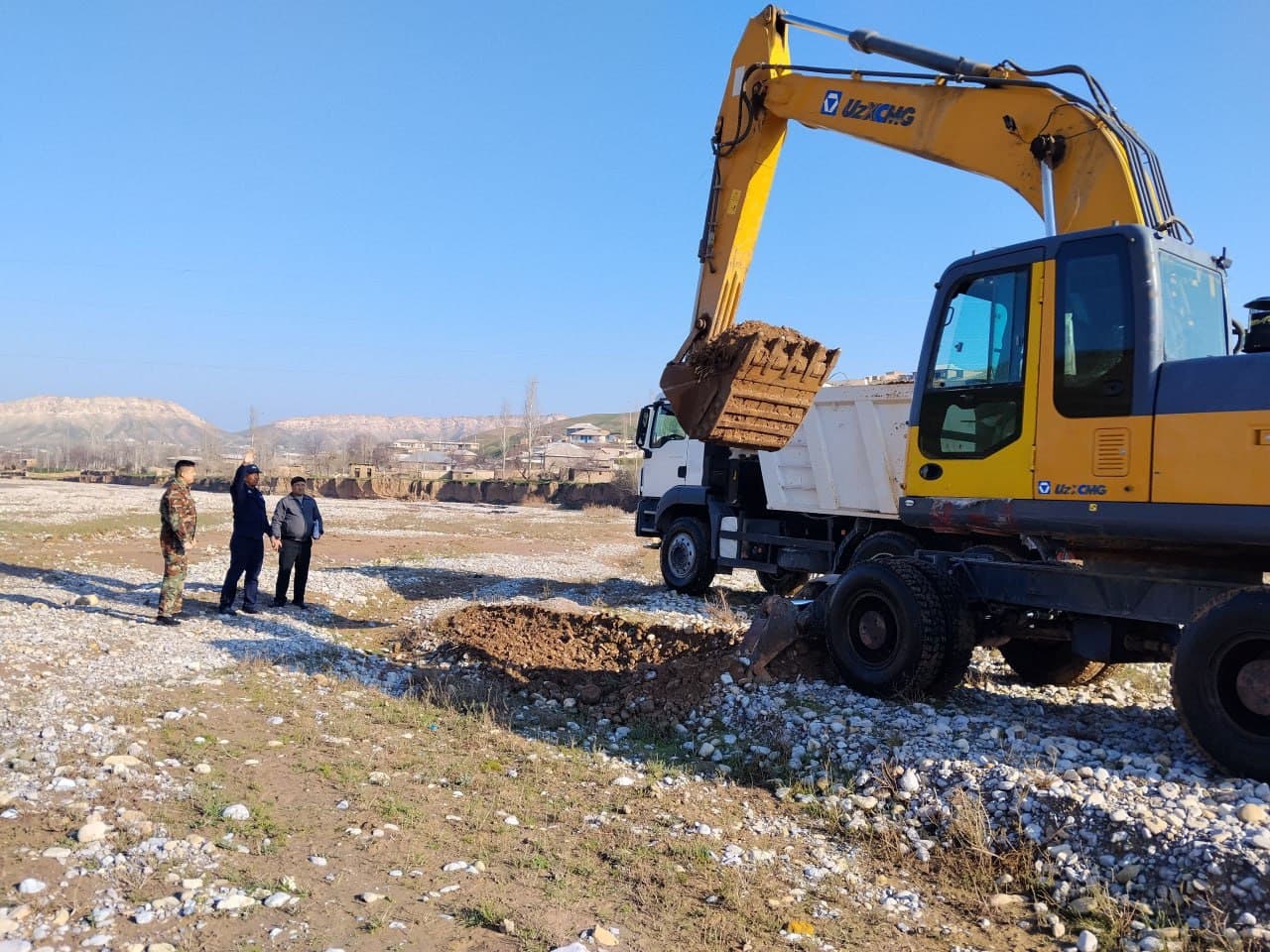 ФВВ Махсус муҳандислик-қурилиш бошқармаси томонидан Қашқадарё вилоятининг Қамаши ва Яккабоғ туманларида сел ва сув тошқинларини олдини олишга қаратилган муҳандислик тадбирлари амалга оширилди