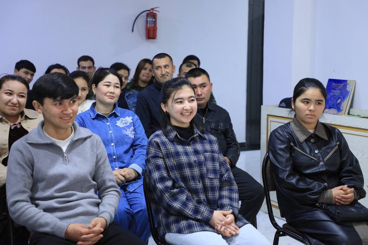 Buxoro va Namangan viloyatlari FVB boshliqlari ishtirokida “Yoshlar kuni” munosabat bilan "Rahbar va yoshlar" uchrashuvi oʻtkazildi