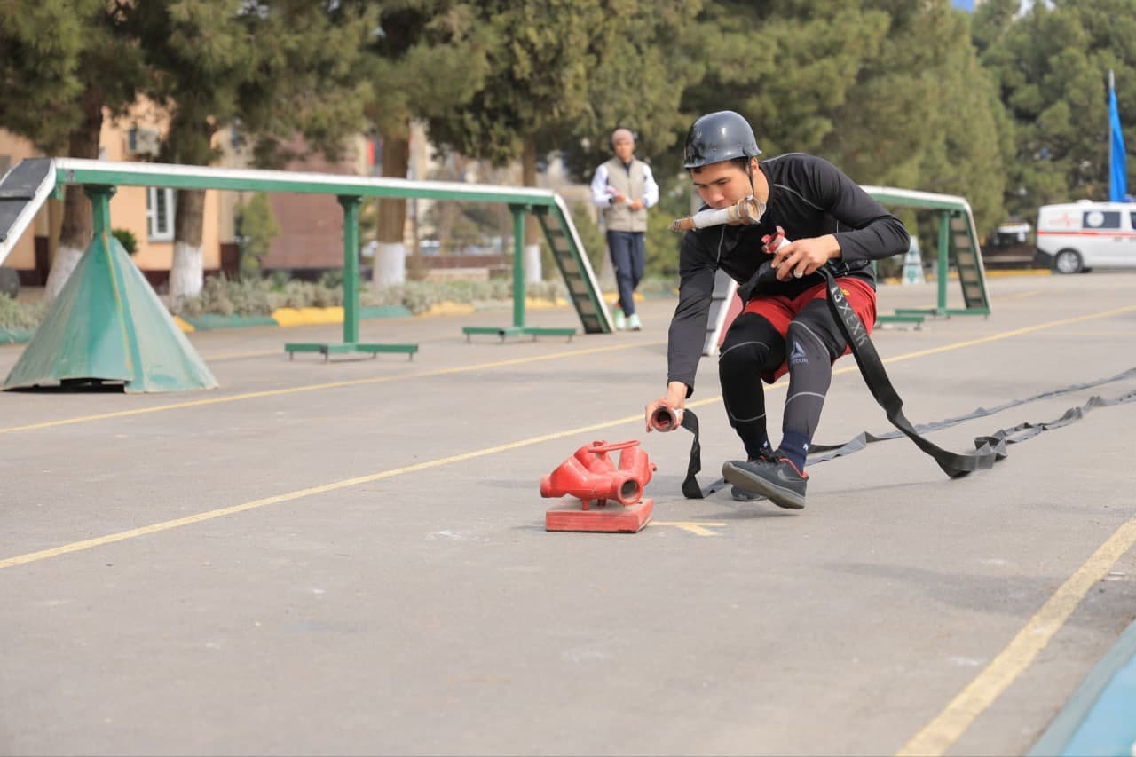 Buxoro viloyati Favqulodda vaziyatlar boshqarmasi shaxsiy tarkibi o‘rtasida yong‘in-qutqaruv sporti bo‘yicha Buxoro viloyati FVB boshlig‘i kubogi musobaqasi o‘tkazildi