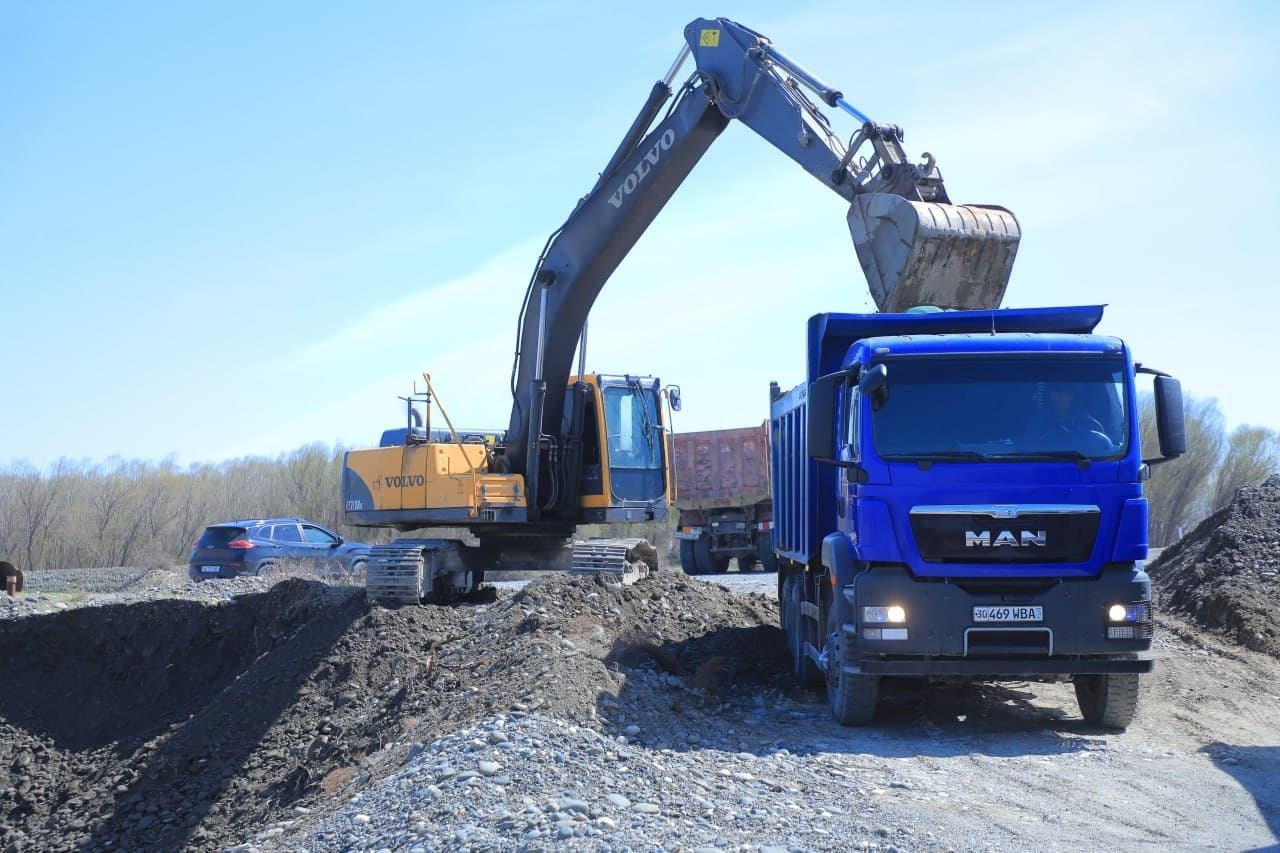 Samarqandda sel-suv toshqinlarini xavfsiz o‘tkazib yuborish maqsadida tadbirlar amalga oshirilmoqda