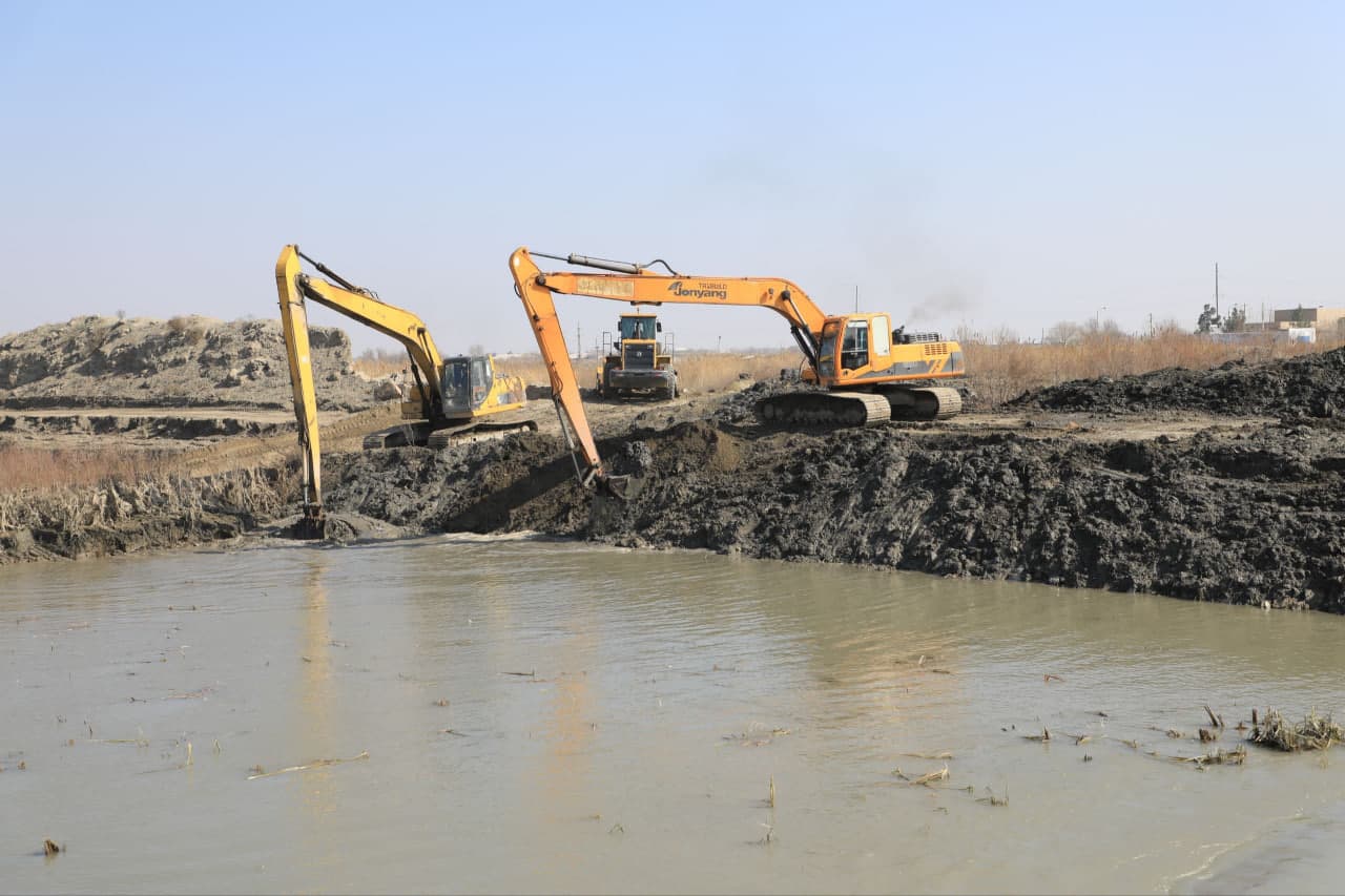 Бухоро вилояти ФВБ томонидан тегишли ташкилотлар билан ҳамкорликда сел-сув тошқинларини хавфсиз ўтказиб юборишга қаратилган муҳандислик тадбирлари олиб борилмоқда