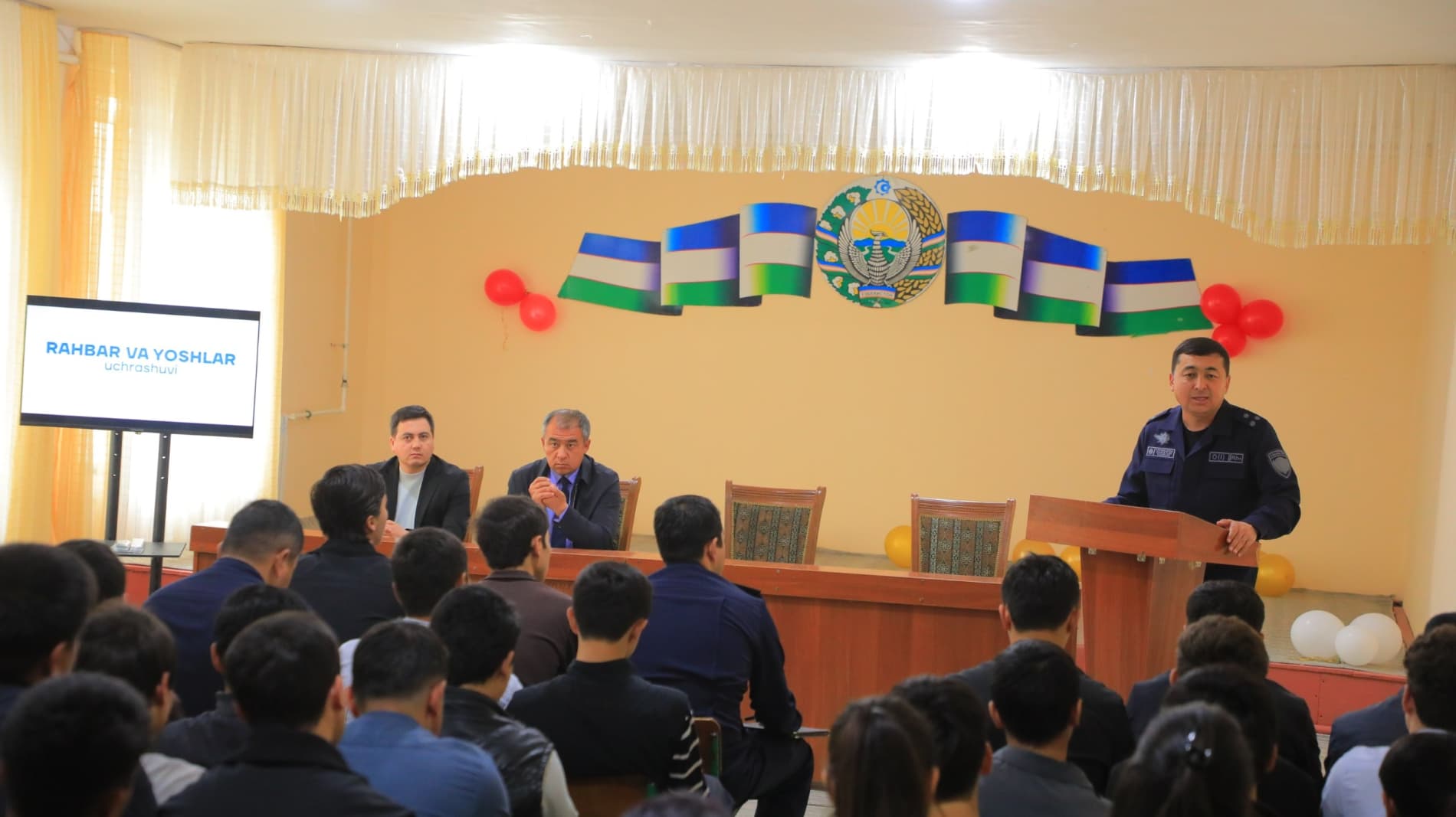 Самарқанд, Бухоро, Фарғона вилоятлари ФВБ томонидан “Ёшлар куни” муносабати билан “Раҳбар ва ёшлар”, “Уч авлод” учрашувлари ҳамда бошқа маънавий-маърифий тадбирлар ўтказилди