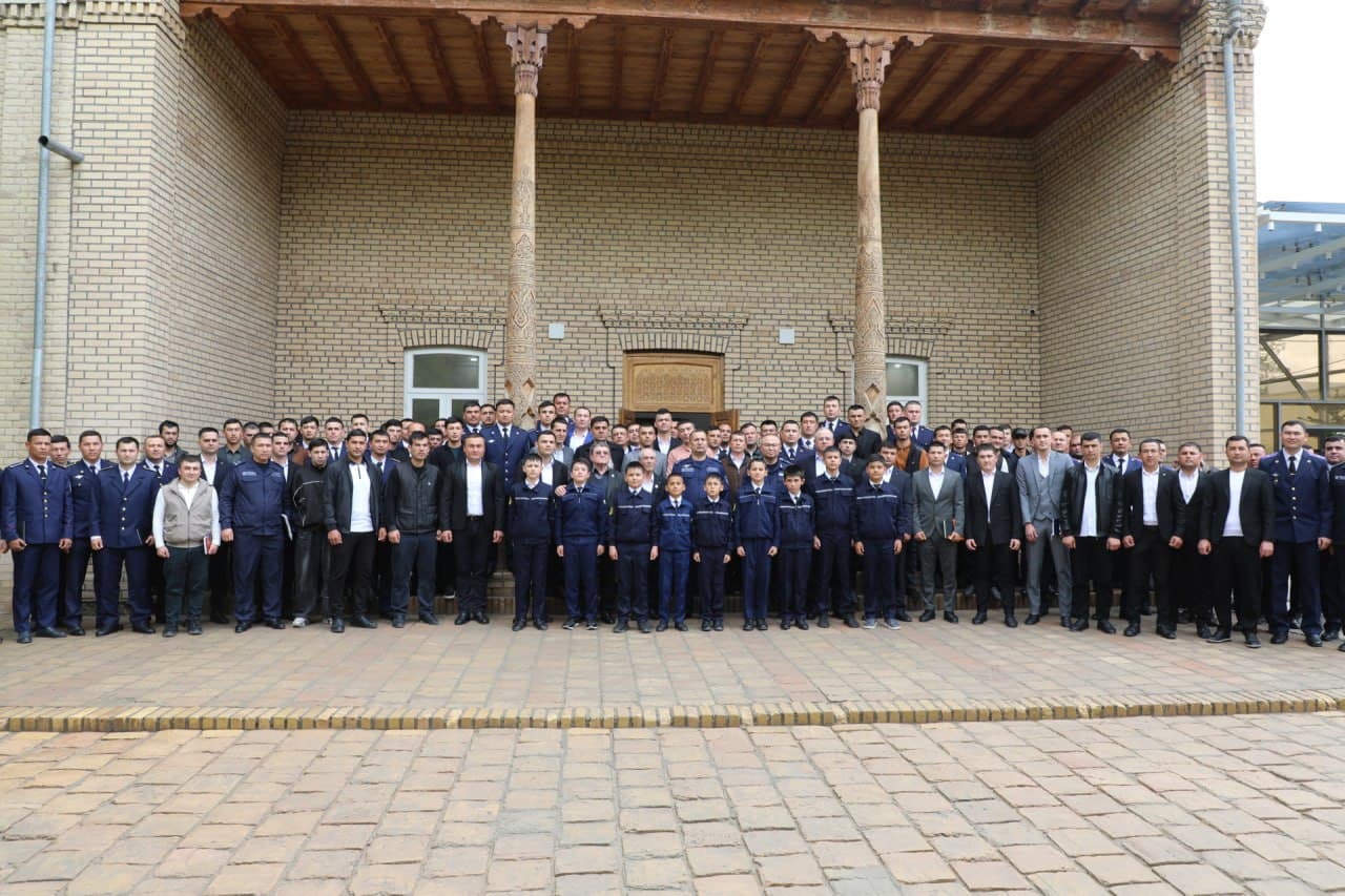 Favqulodda vaziyatlar vaziri general-mayor A.I. Ikramov Xorazm yoshlari bilan samimiy suhbatlashdi