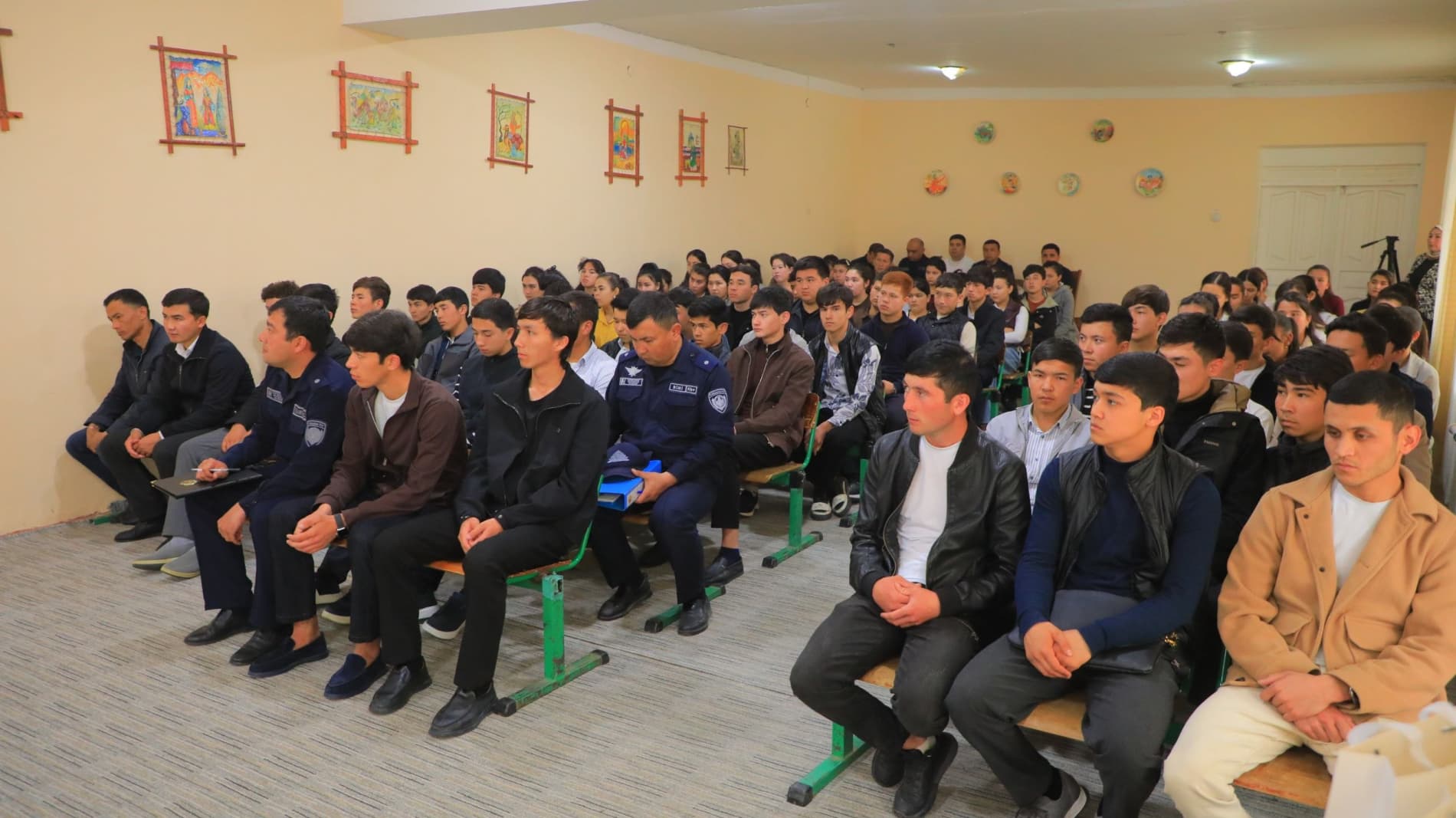 Самарқанд, Бухоро, Фарғона вилоятлари ФВБ томонидан “Ёшлар куни” муносабати билан “Раҳбар ва ёшлар”, “Уч авлод” учрашувлари ҳамда бошқа маънавий-маърифий тадбирлар ўтказилди