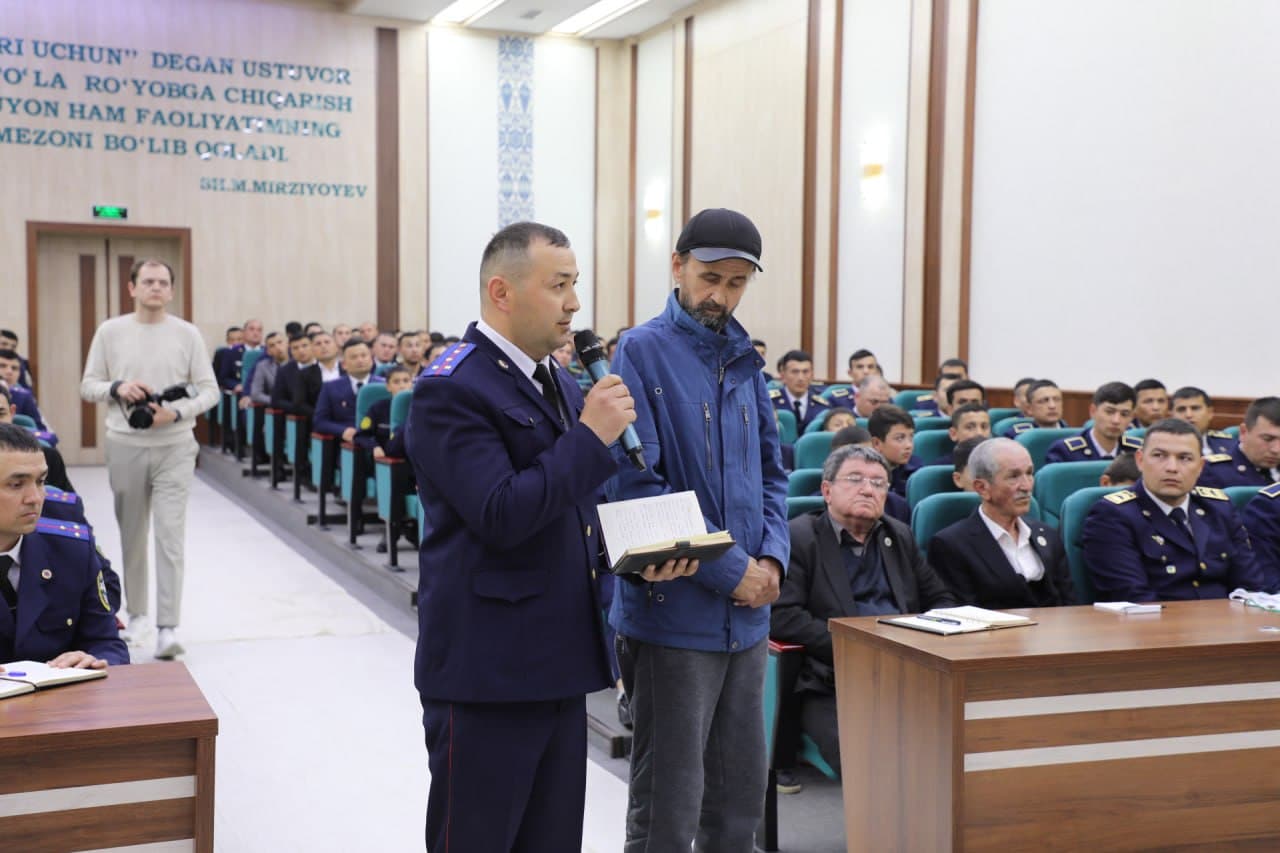 Favqulodda vaziyatlar vaziri general-mayor A.I. Ikramov Xorazm yoshlari bilan samimiy suhbatlashdi