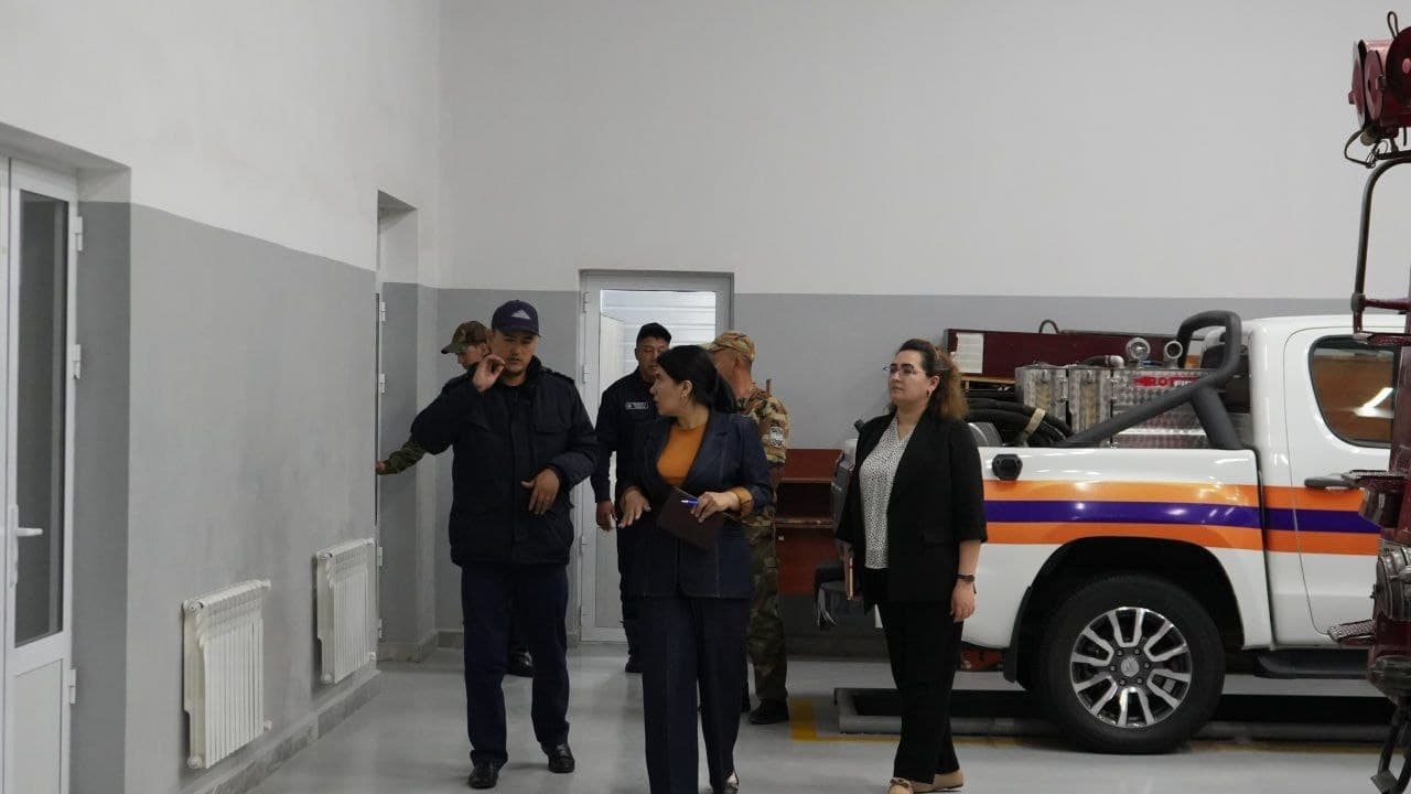 Oila qadriyati va xizmat uygʻunligi: Jizzax viloyati FVB tizimdagi xotin-qizlar bilan muloqot seminari va oʻrganish ishlari olib borildi