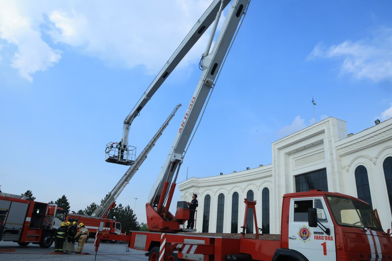 Фарғона вилояти ФВБ бошлиғи раҳбарлигида Фарғона шаҳрида жойлашган санъат саройида ФВДқТ хизматлари билан ҳамкорликда махсус-тактик ўқув машқи ўтказилди