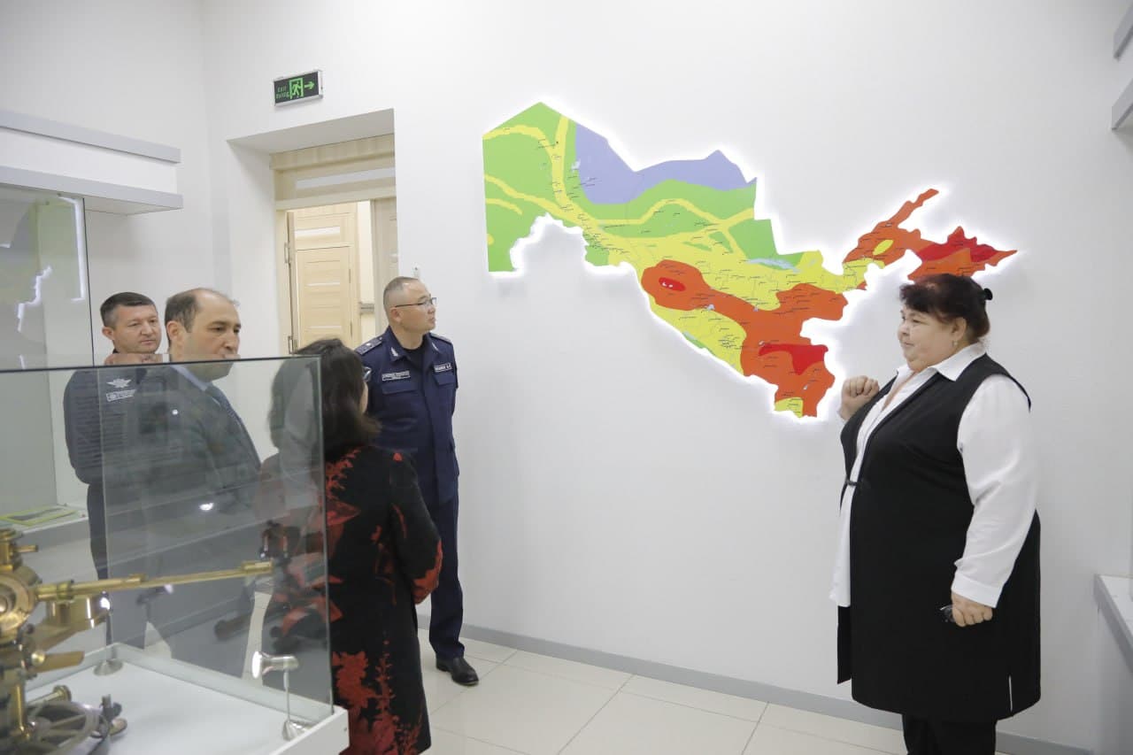 Фавқулодда вазиятлар вазири генерал-майор А.Икрамов ҳамда Бирлашган Миллатлар Ташкилотининг болалар жамғармаси (UNICEF)нинг Ўзбекистон Республикасидаги вакили Реҳина Мария Кастижио ўртасида учрашув бўлиб ўтди