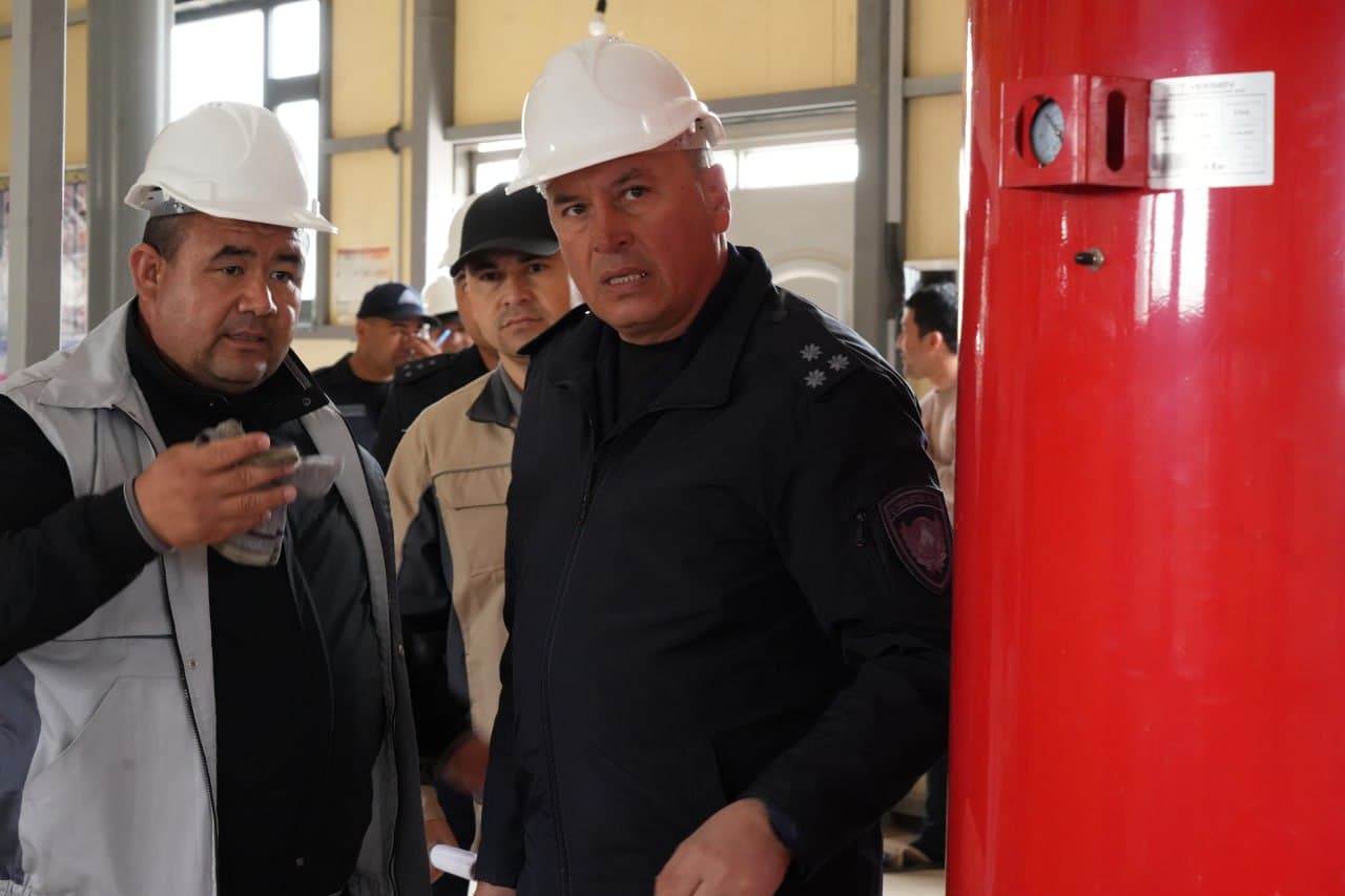 Қашқадарё вилояти ФВБ бошлиғи Қарши шаҳрида янги қурилаётган университитет биносида ёнғин хавфсизлиги талаблари қай даражада бажарилаётгани юзасидан ўрганиш ишларини олиб борди