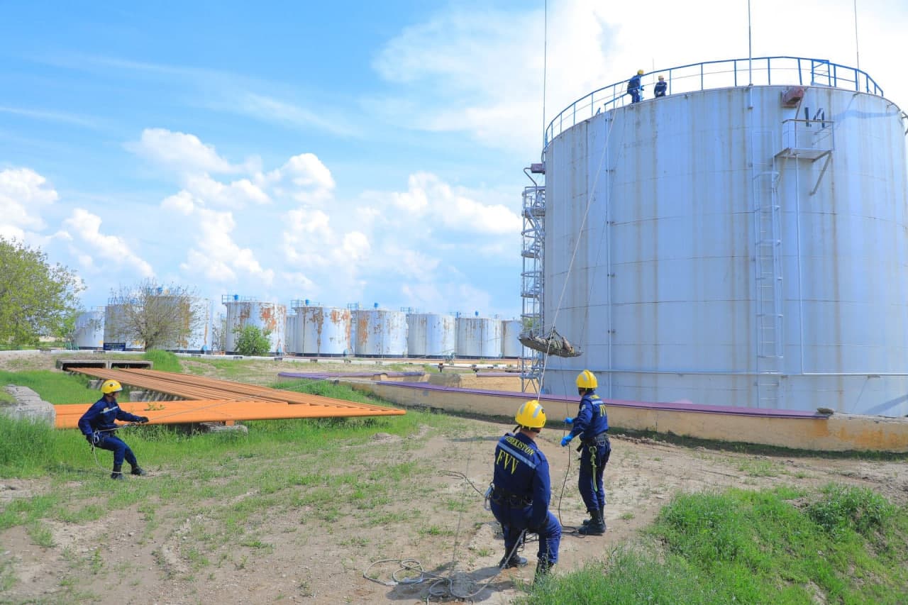 Самарқанд ва Жиззах вилоятлари ФВБ томонидан нефт базаларида махсус-тактик ўқув машқлари ўтказилди